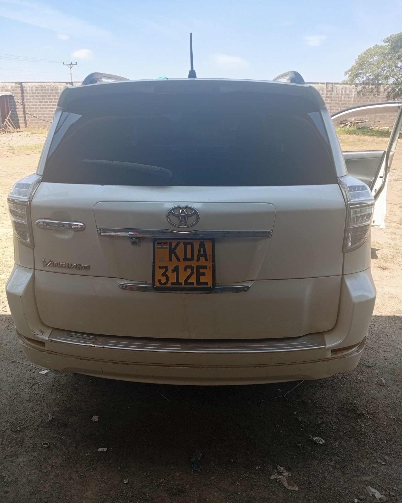 Toyota Vanguard image 2