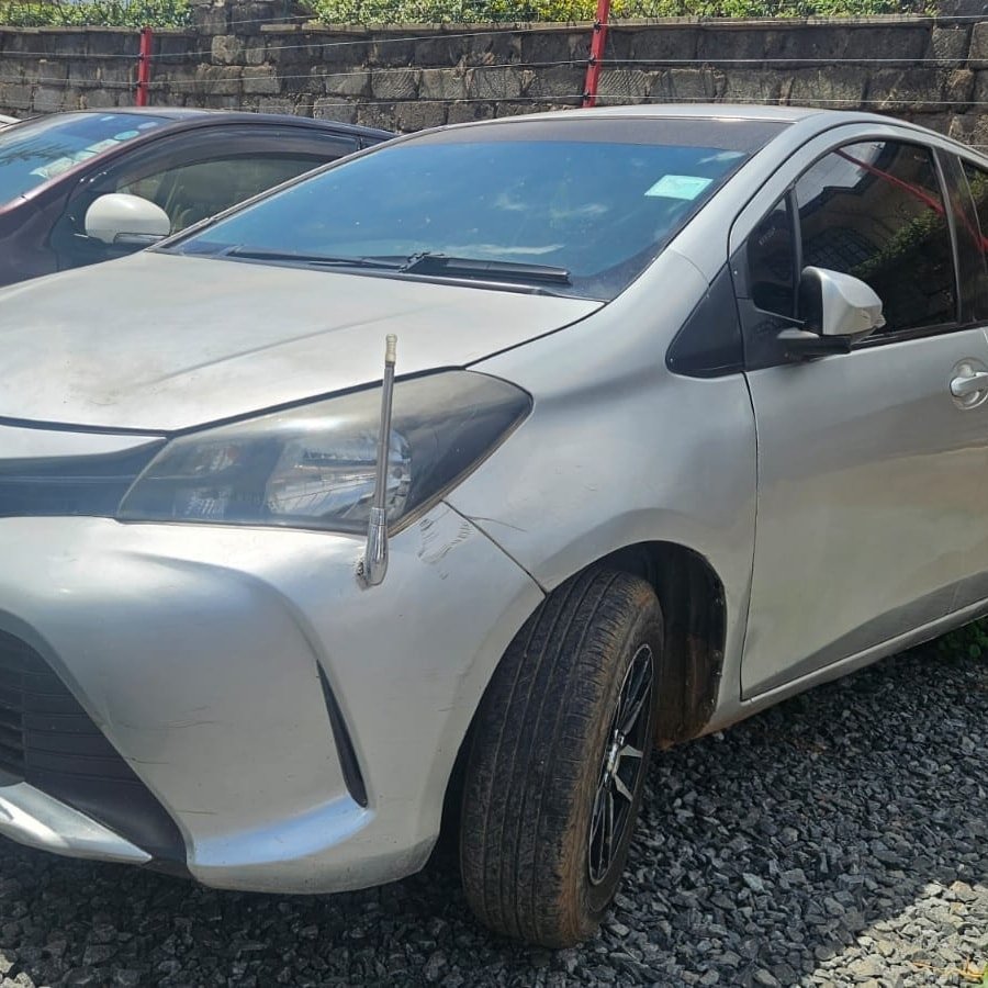 Toyota Vitz image 3
