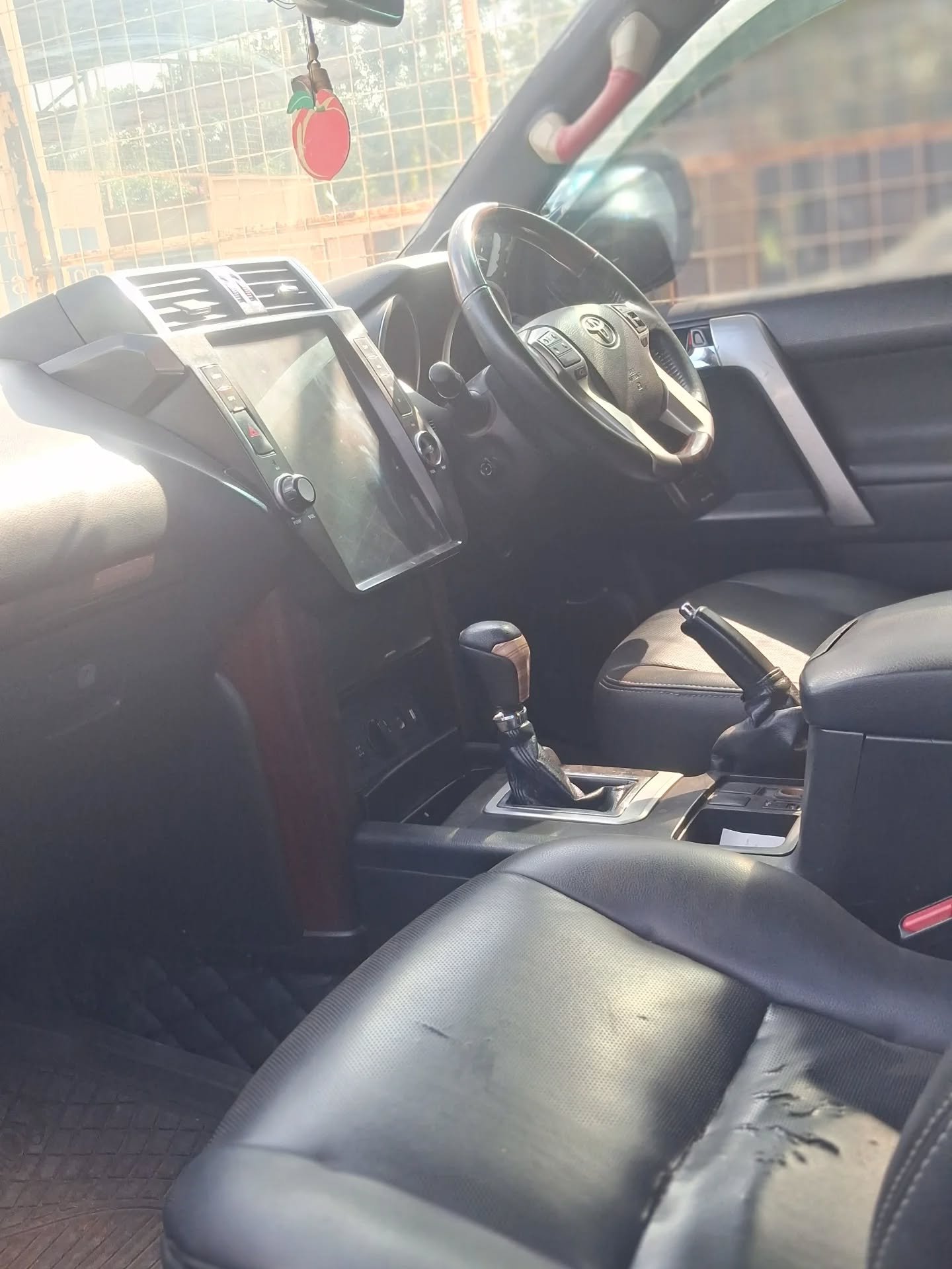 Toyota Prado image 4