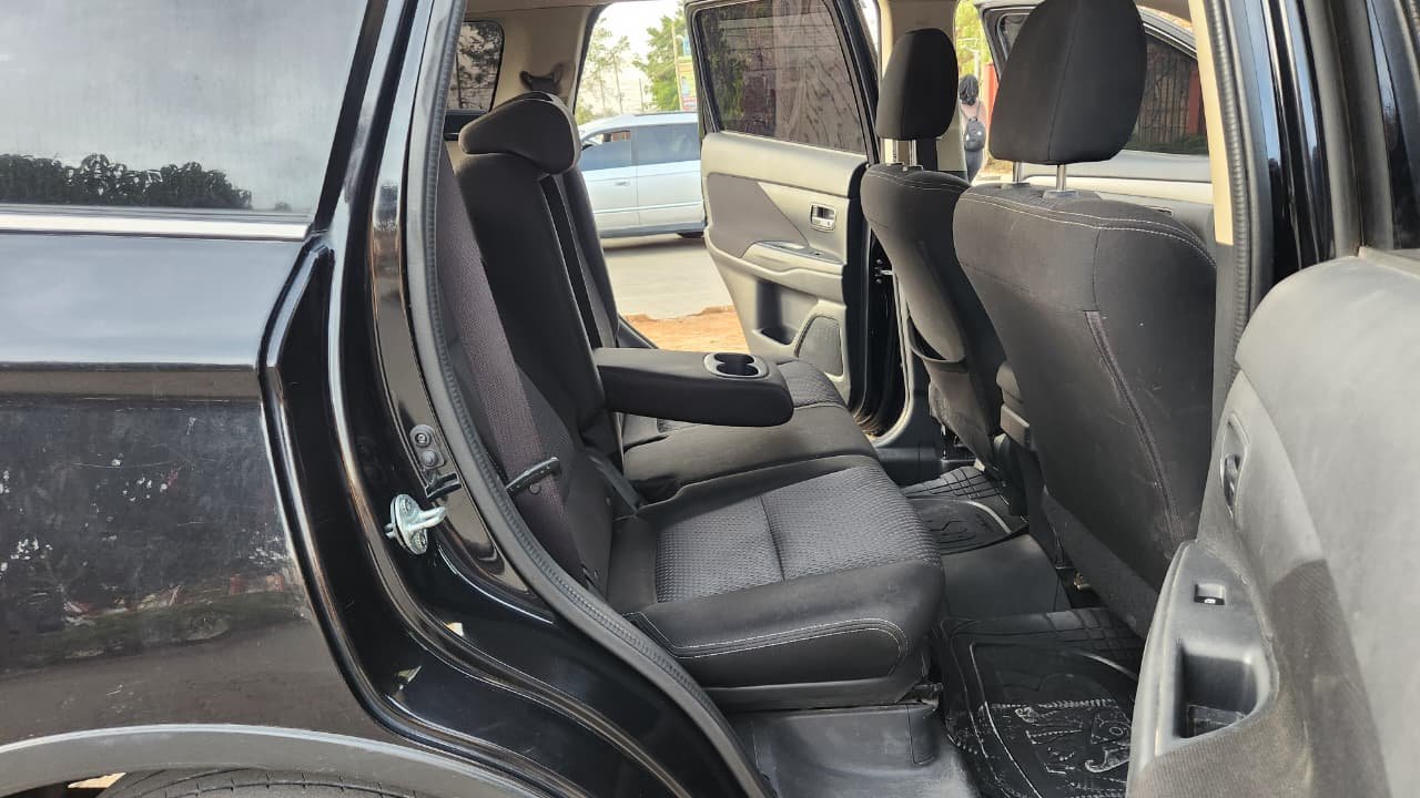 2018 mitsubishi Outlander photo 4