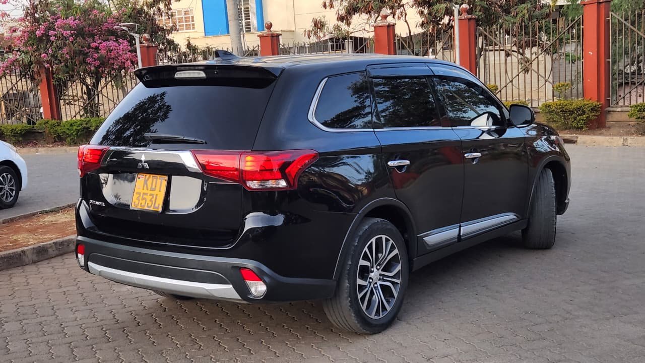 2018 mitsubishi Outlander photo 8