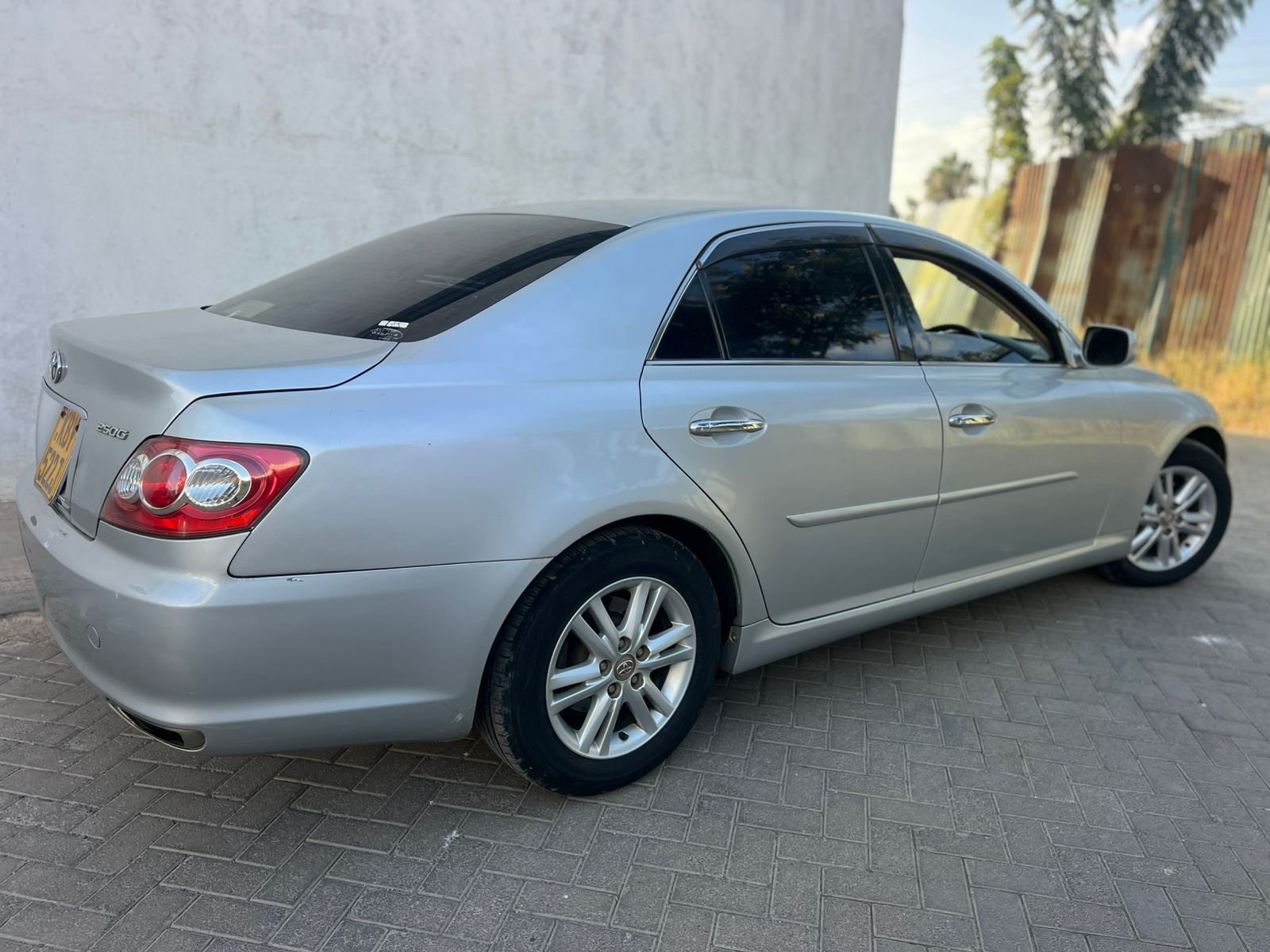 Toyota Mark X image 2