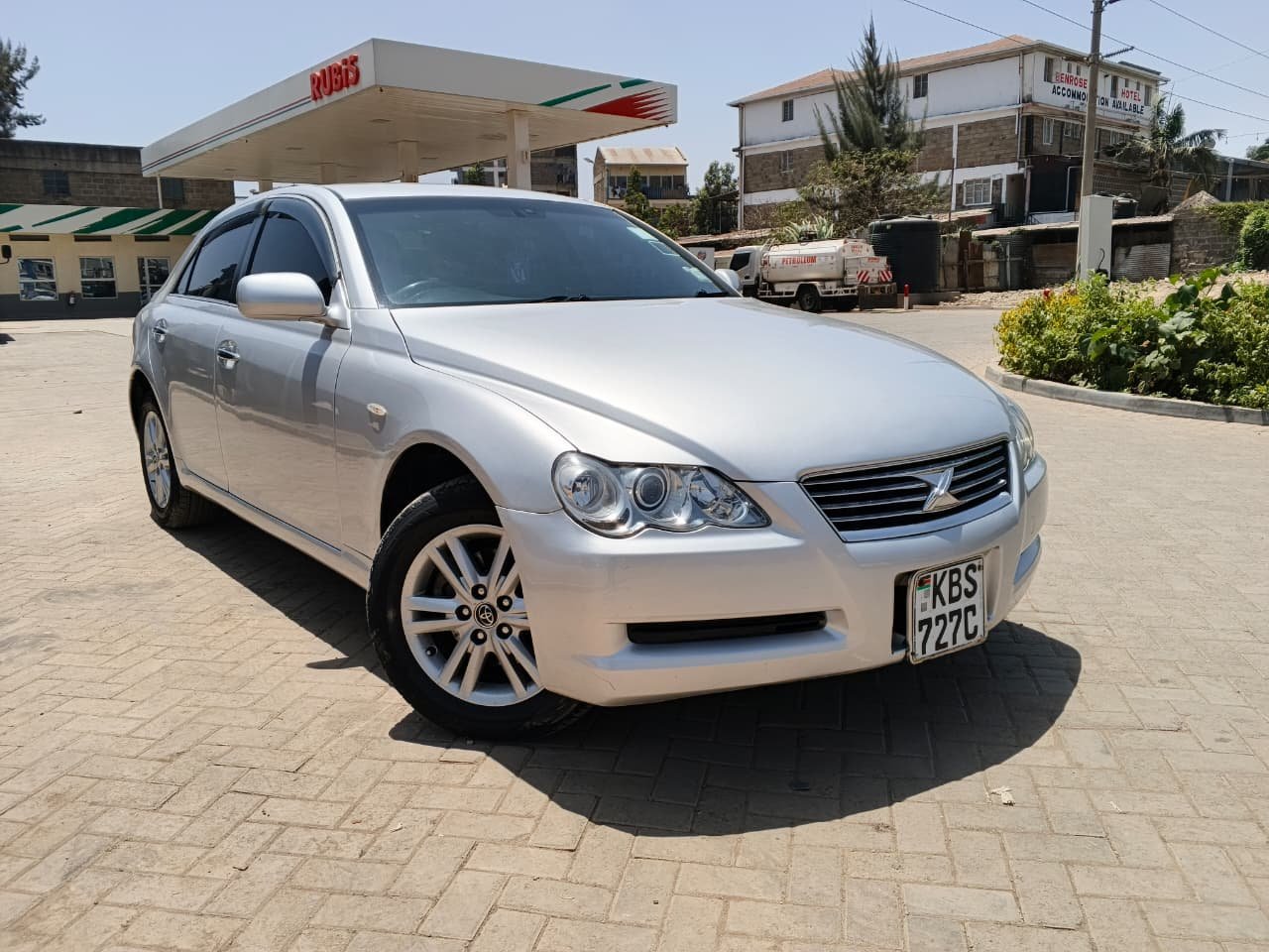 Toyota Mark X image 1