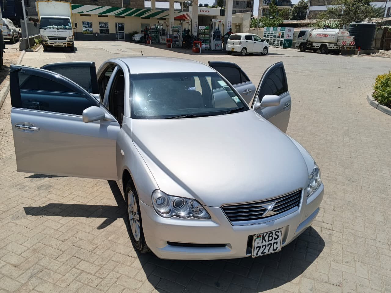 Toyota Mark X image 3