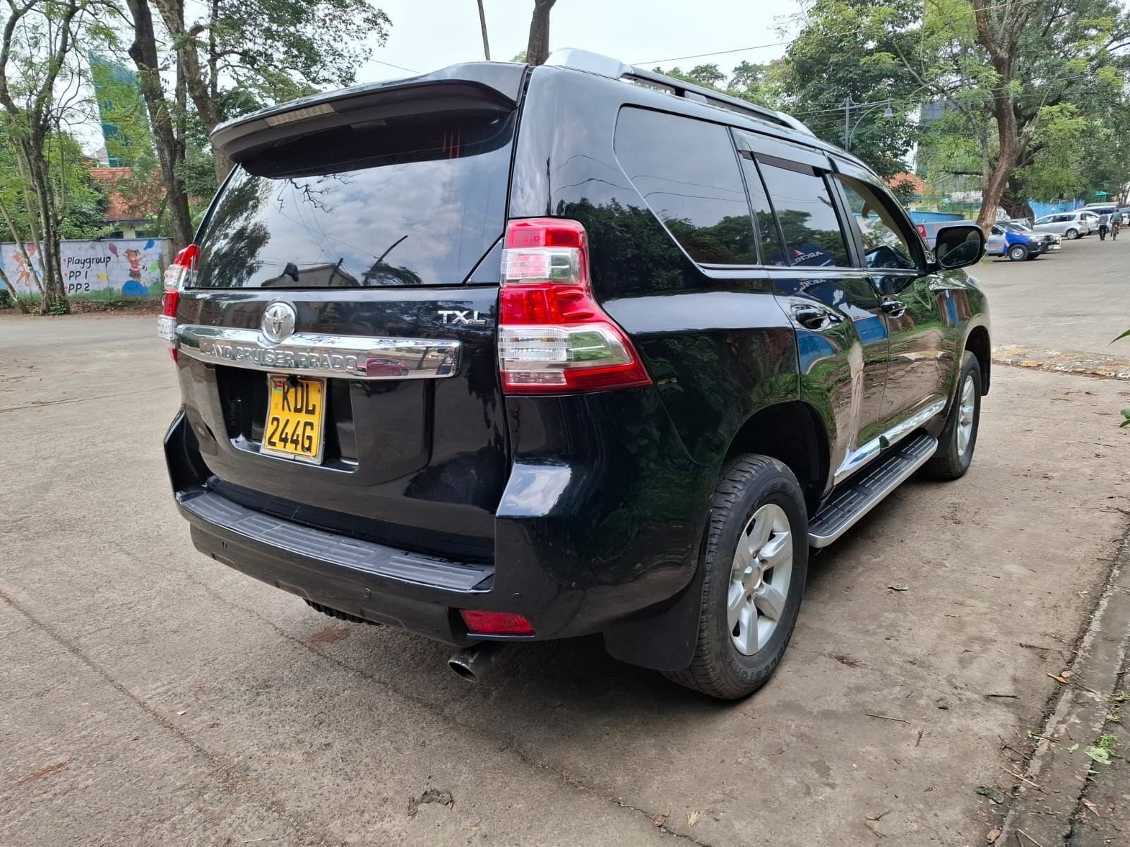 Toyota Prado image 5