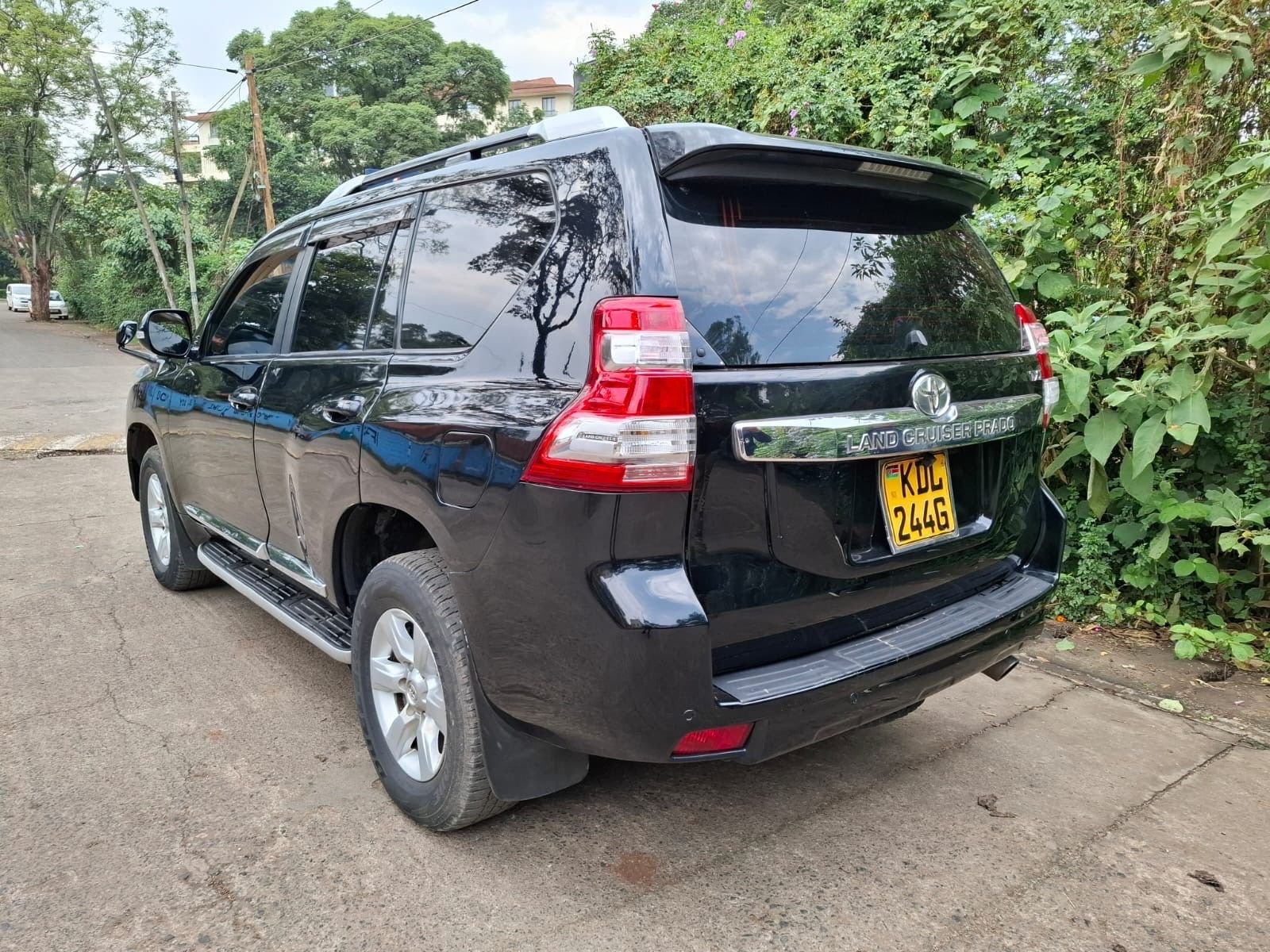 Toyota Prado image 4