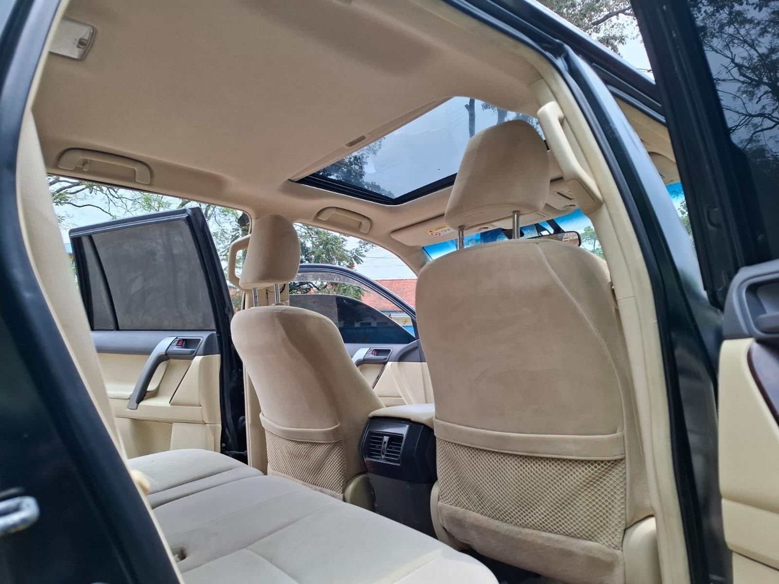 Toyota Prado image 9