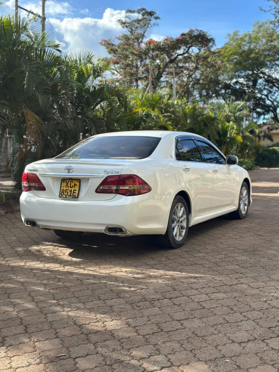 Toyota Crown image 5