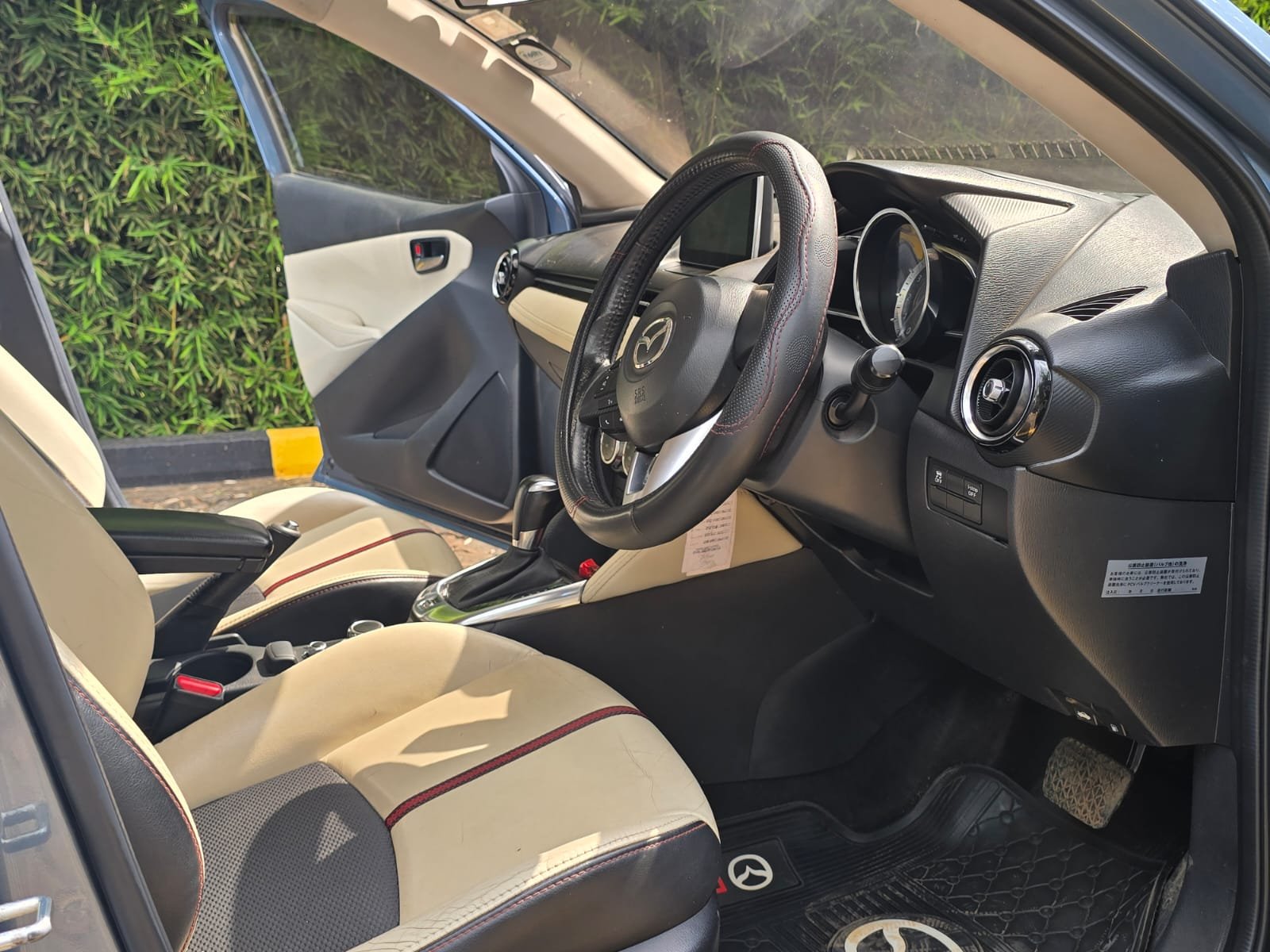 Mazda Demio image 9
