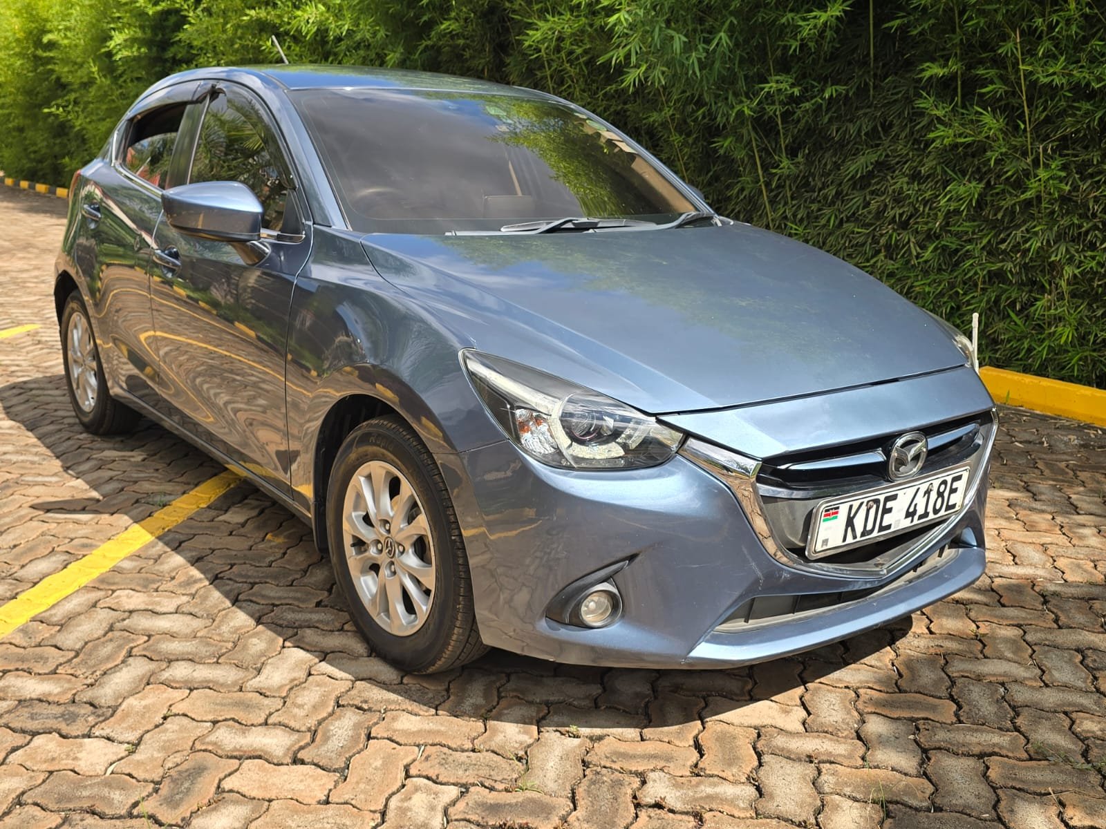 Mazda Demio image 3