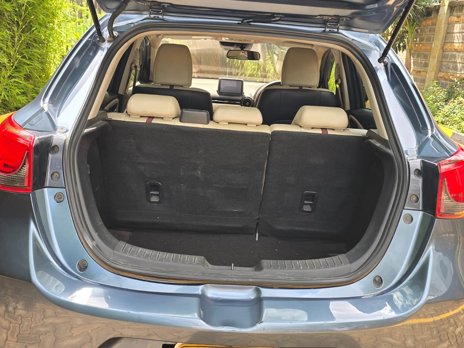 Mazda Demio image 10