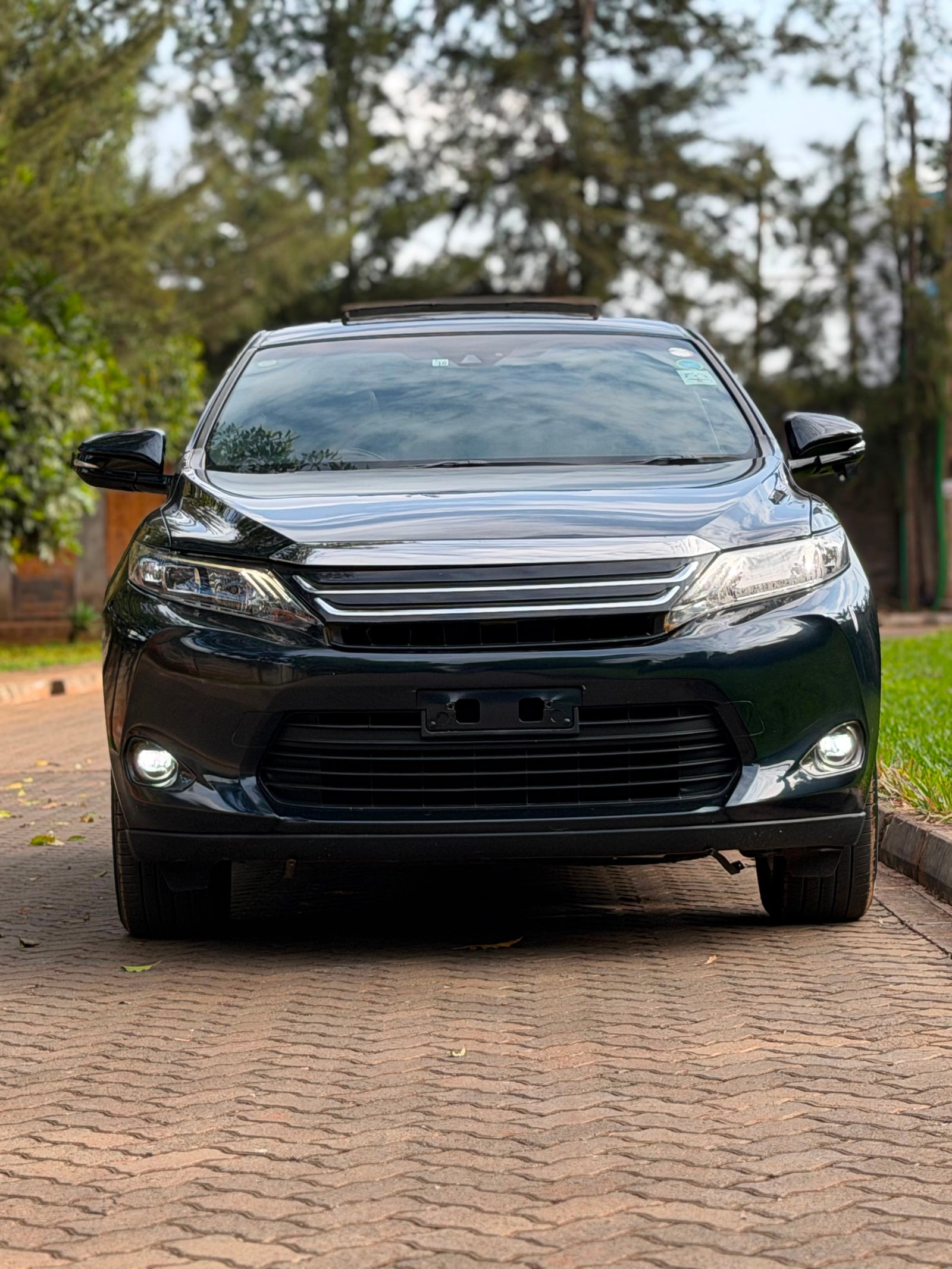 Toyota Harrier image 4