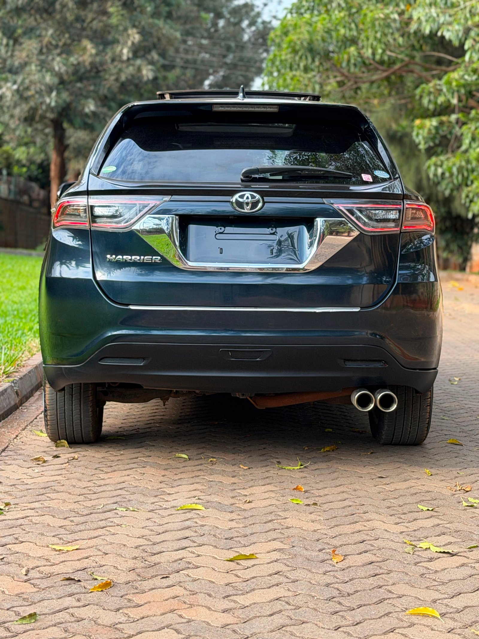 Toyota Harrier image 6