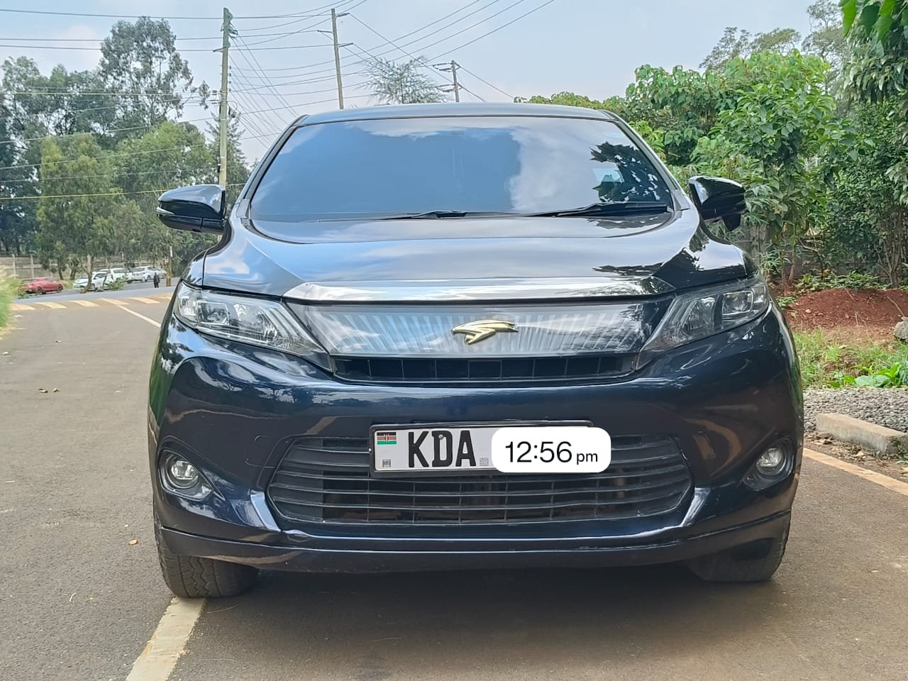 Toyota Harrier image 6