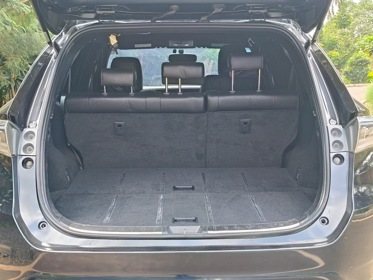 Toyota Harrier image 5