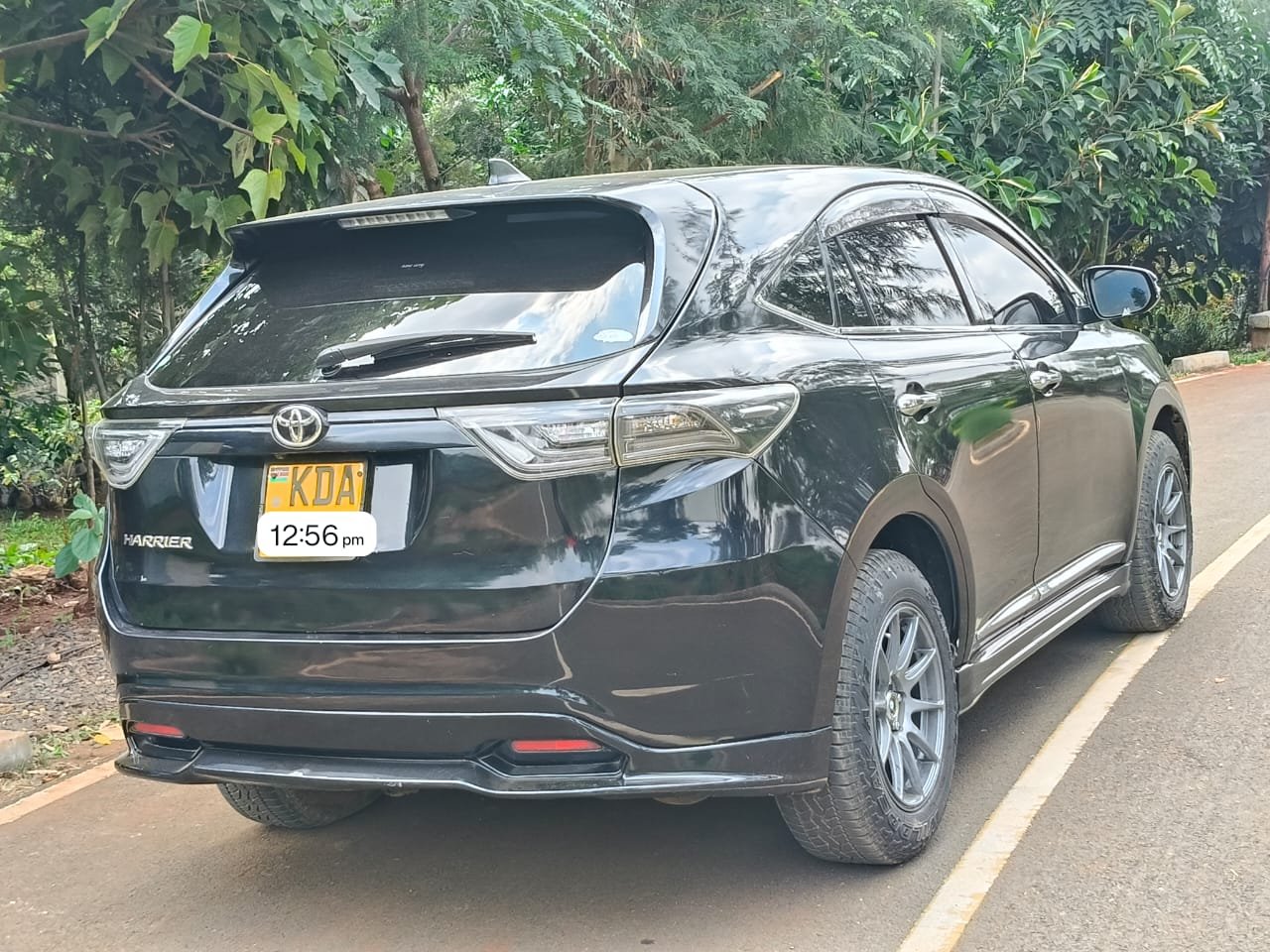 Toyota Harrier image 3