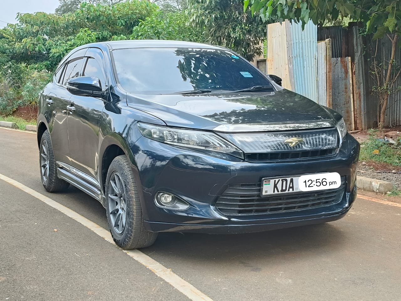 Toyota Harrier image 2