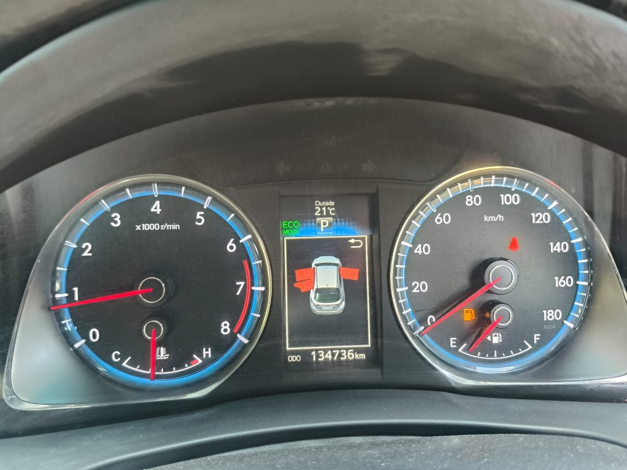Toyota Harrier image 9