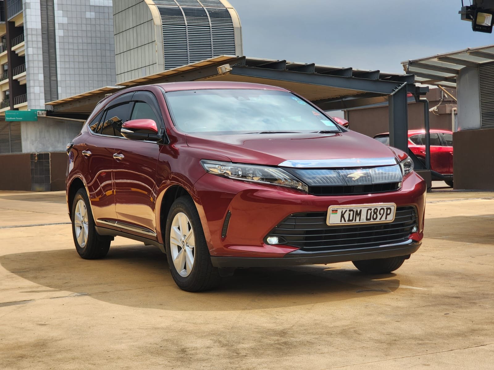 Toyota Harrier image 7