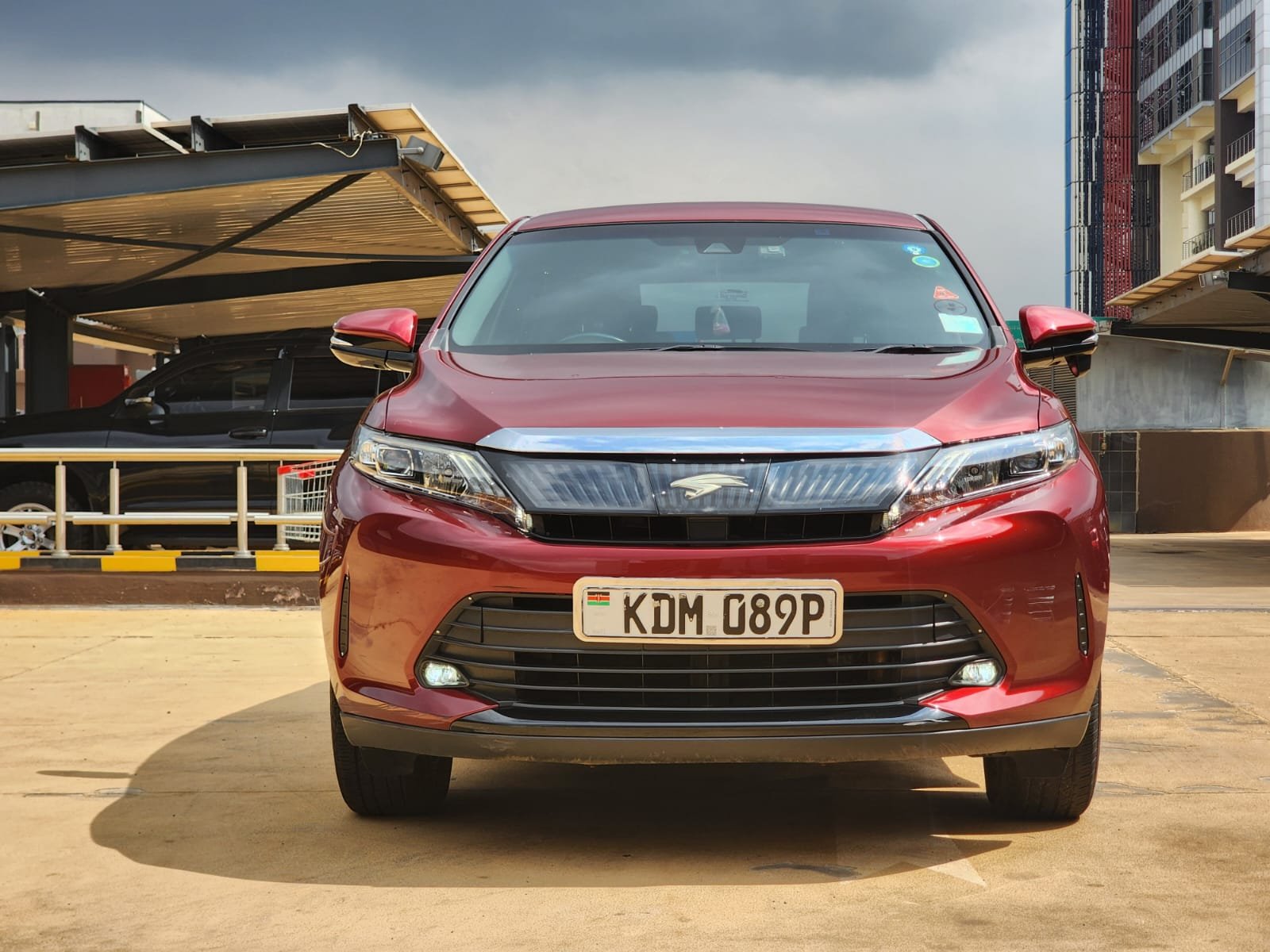 Toyota Harrier image 6