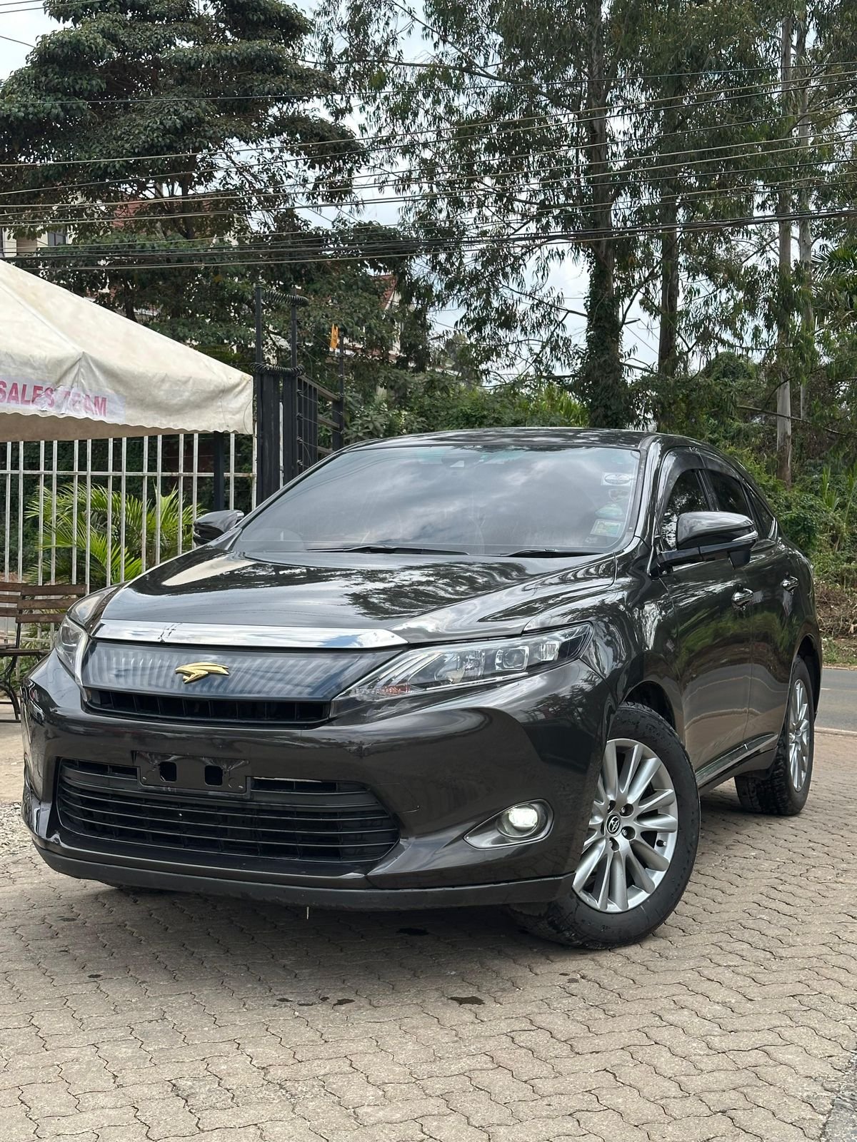 Toyota Harrier image 1