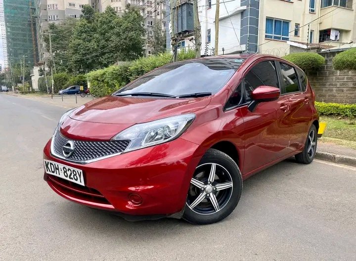 Nissan Note image 1