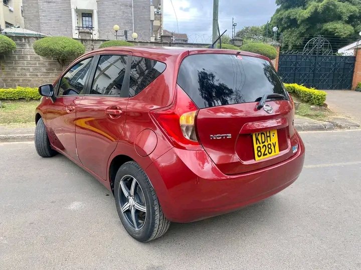 Nissan Note image 2