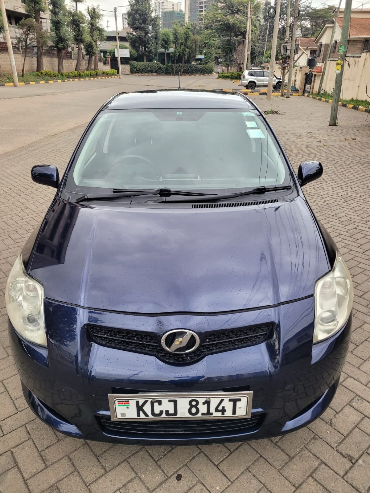 Toyota Auris image 2