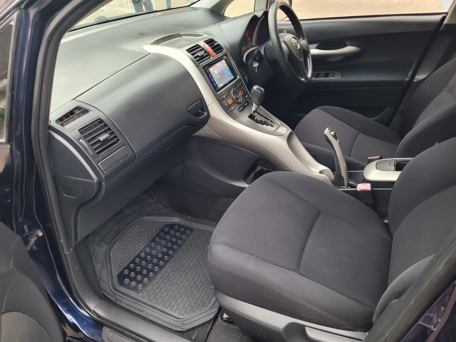 Toyota Auris image 6
