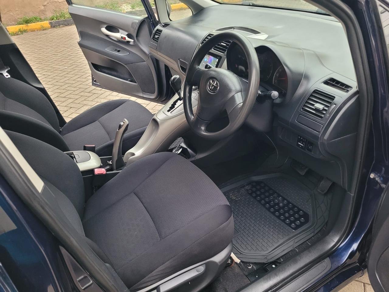 Toyota Auris image 7