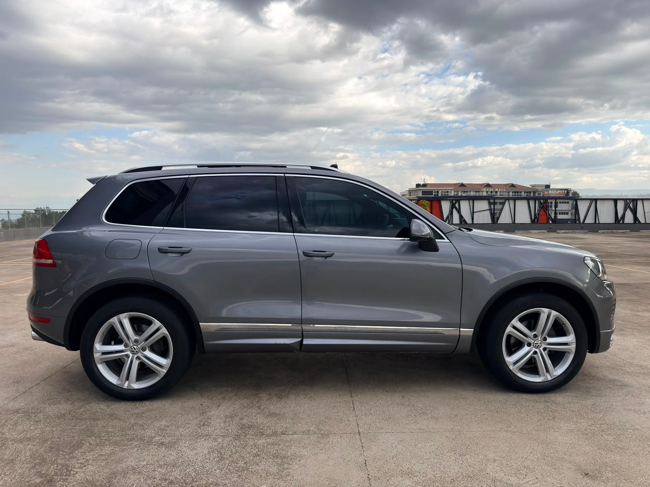 2014 volkswagen Touareg photo 8