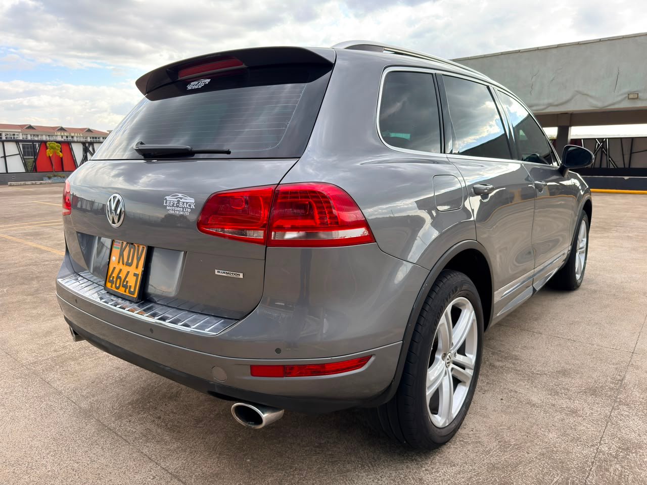 2014 volkswagen Touareg photo 4