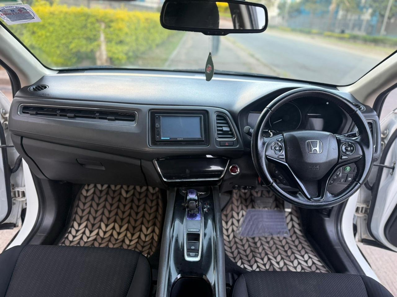 Honda Vezel image 6