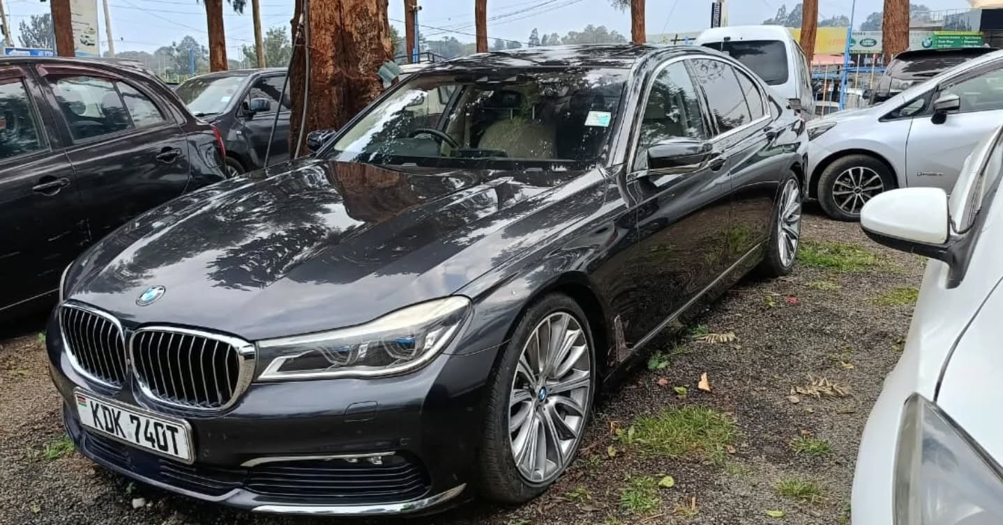 Bmw 7 Series image 1