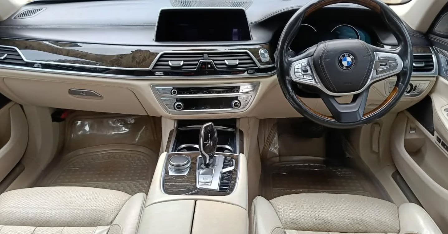 Bmw 7 Series image 4