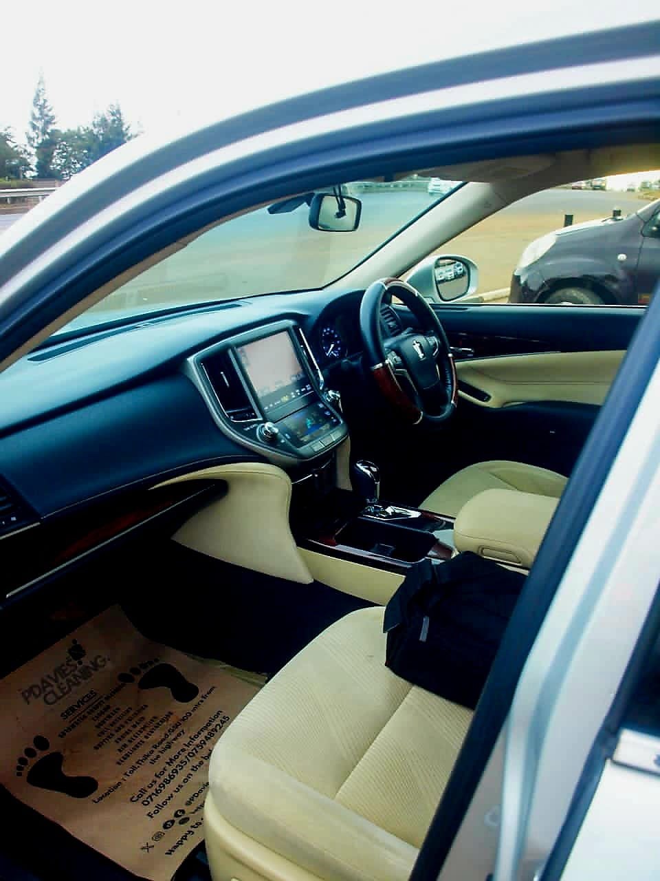 Toyota Crown image 5