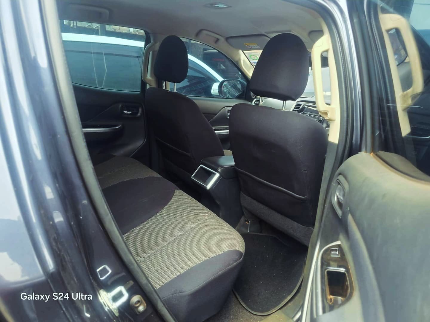 Mitsubishi L200 image 5